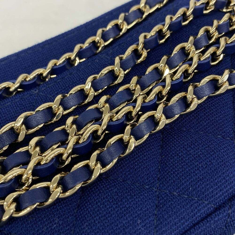 CHANEL Authentic Blue Wallet - Picture 8 of 9